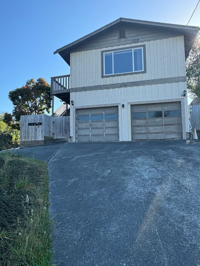 918 P St, Unit Unit A in Eureka, CA - Building Photo - Building Photo