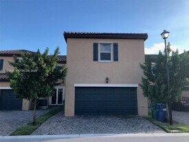 17127 SW 96th St in Miami, FL - Building Photo