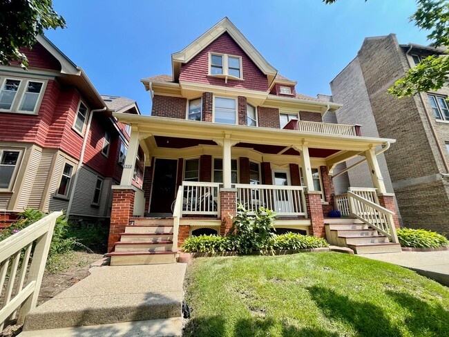 property at 2570 N Murray Ave