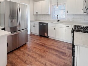 9052 W 92nd St in Hickory Hills, IL - Building Photo - Building Photo