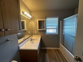 117-119 Garden Ln. in Roseburg, OR - Building Photo - Building Photo