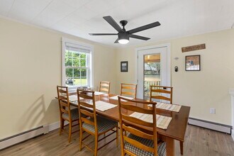 189 N High St in Bridgton, ME - Foto de edificio - Building Photo