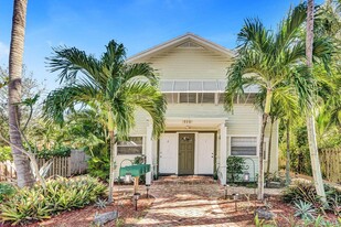 310 N Ocean Breeze