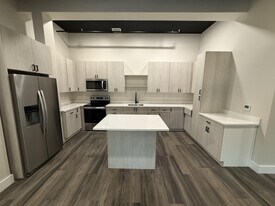 1821 E Main St in Mohegan Lake, NY - Building Photo