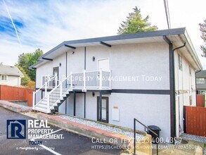 1111 SW 148th St in Burien, WA - Foto de edificio - Building Photo