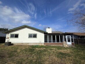 12013 Grey Rock Ln in Austin, TX - Building Photo - Building Photo