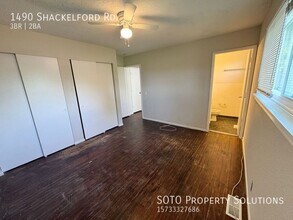 1490 Shackelford Rd in Florissant, MO - Building Photo - Building Photo
