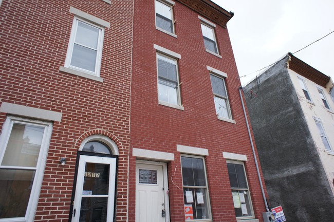 1215 N 25th St in Philadelphia, PA - Building Photo - Building Photo