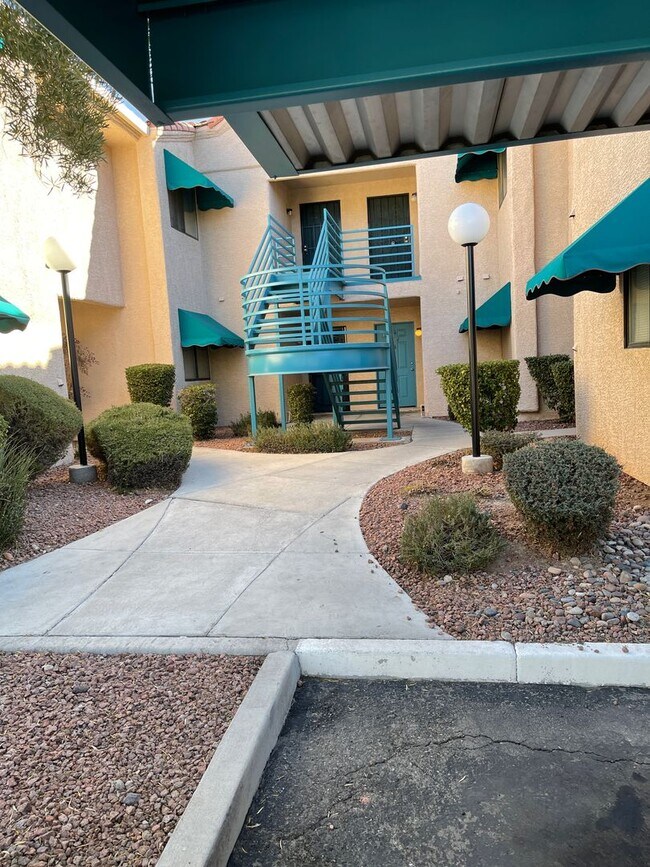 4360 Woodpine Dr in Las Vegas, NV - Building Photo - Building Photo