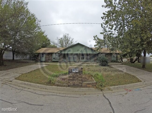 215 E Robin Ln in Harker Heights, TX - Building Photo - Building Photo