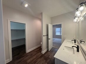 205 Ridgeview Dr in Battle Creek, MI - Foto de edificio - Building Photo