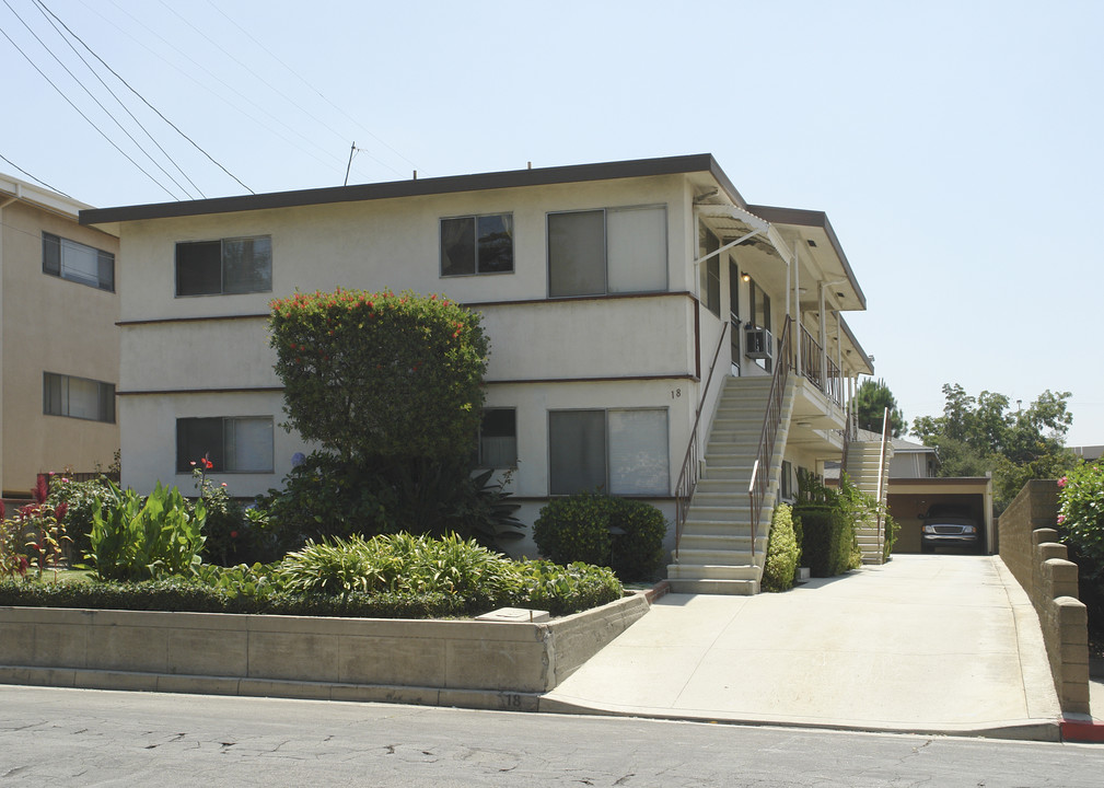 18 E Woodward Ave in Alhambra, CA - Building Photo