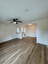 1402 Prospect Dr in Pomona, CA - Foto de edificio - Building Photo