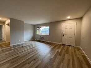 1642 Larch St in Fort Collins, CO - Foto de edificio - Building Photo