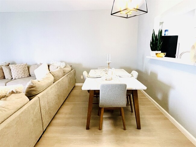 7284 Regency Square Ct