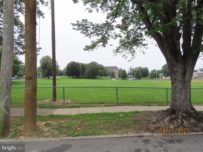 property at 1805 W 10th St