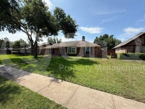 33 Highland Pl in Richardson, TX - Building Photo - Building Photo