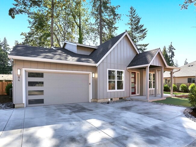 84 SW Meadow Dr in Beaverton, OR - Foto de edificio - Building Photo
