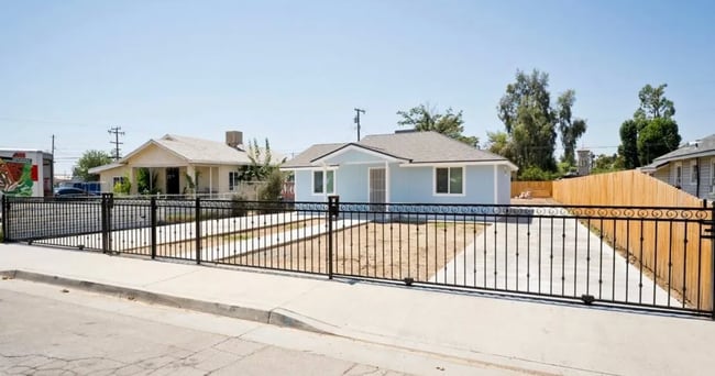 3619 L St in Bakersfield, CA - Foto de edificio - Building Photo