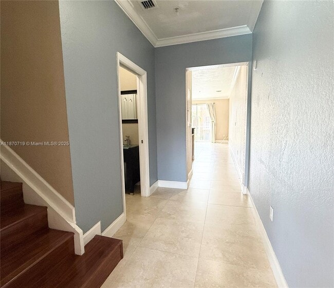 17650 NW 73rd Ave in Hialeah, FL - Building Photo - Building Photo