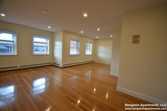 306 Tappan St, Unit 1A in Brookline, MA - Building Photo - Building Photo