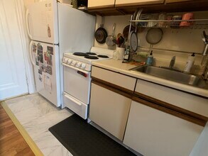 70 Strathmore Rd, Unit 10A in Boston, MA - Foto de edificio - Building Photo