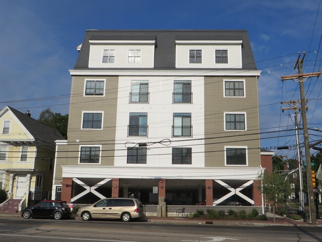 206 Central Ave in Dover, NH - Building Photo - Building Photo