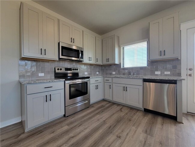 537 Fieldwood Dr in Mustang Ridge, TX - Building Photo - Building Photo
