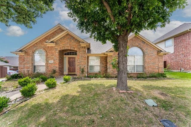 property at 2832 Bluffview Dr
