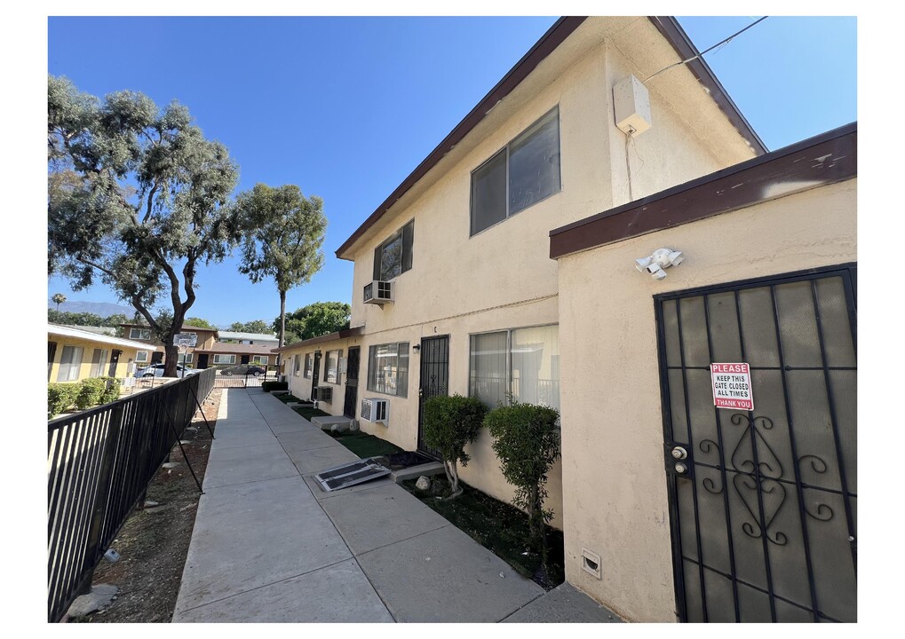 1360 Randy St, Unit 1-3 in Upland, CA - Building Photo