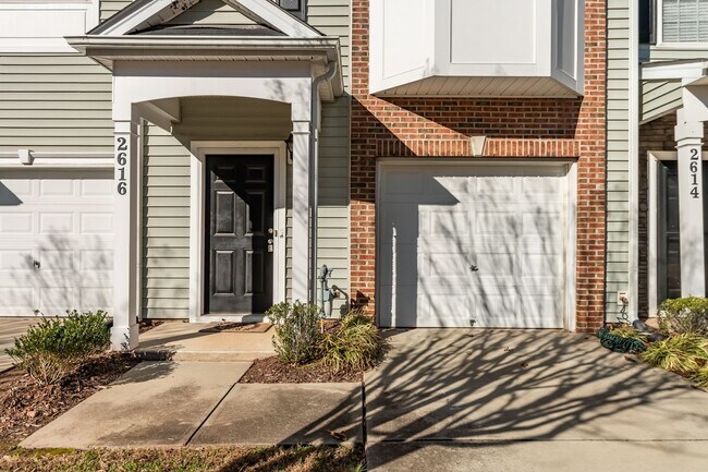 2616 Wyntercrest Ln in Durham, NC - Foto de edificio - Building Photo