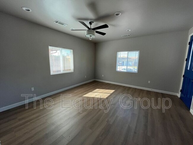 1135 W Baker St in Porterville, CA - Building Photo - Building Photo