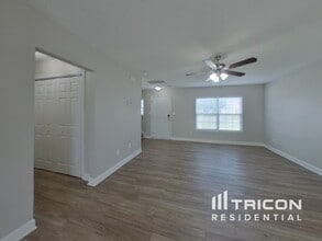 409 Glencroft Dr in Wingate, NC - Building Photo - Building Photo