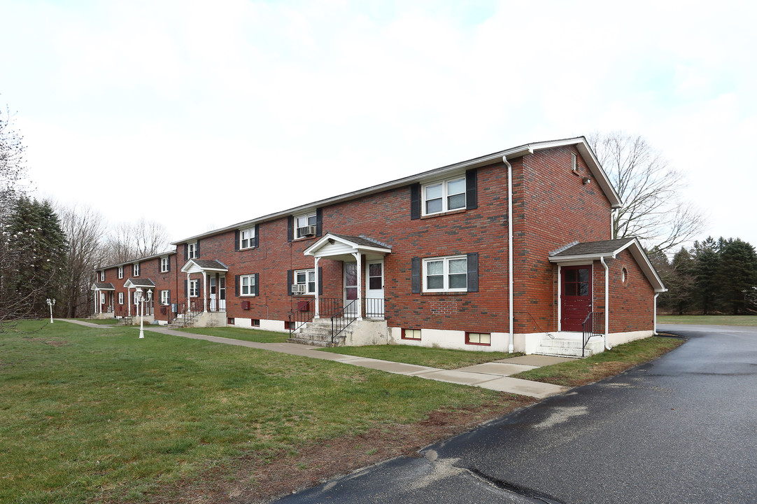 Magnolia Place in Colchester, CT - Building Photo