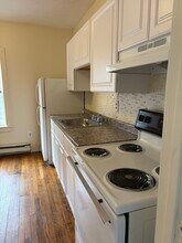 90 Bacon St in Waltham, MA - Foto de edificio - Building Photo