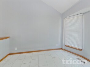 10230 N Forest Ave in Kansas City, MO - Building Photo - Building Photo