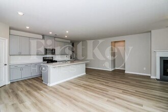 660 Valdosta Dr in Canton, GA - Building Photo - Building Photo
