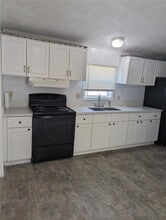 10014 Cedar Landing Dr in Baytown, TX - Building Photo - Building Photo