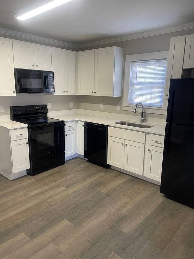 2806 Stockton St in Winston-Salem, NC - Building Photo - Building Photo