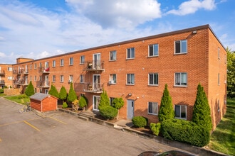 The Mayfair in Stratford, ON - Building Photo - Building Photo