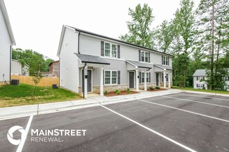 496 Rogers Lake Rd E in Kannapolis, NC - Foto de edificio - Building Photo