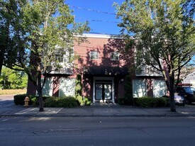 713 NE Roberts Ave in Gresham, OR - Building Photo