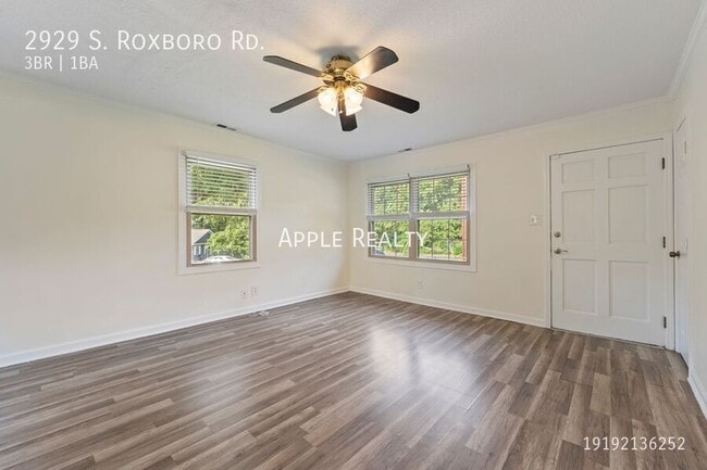 2929 S Roxboro St in Durham, NC - Foto de edificio - Building Photo