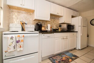 79 Chestnut St, Unit 1B in Brookline, MA - Building Photo