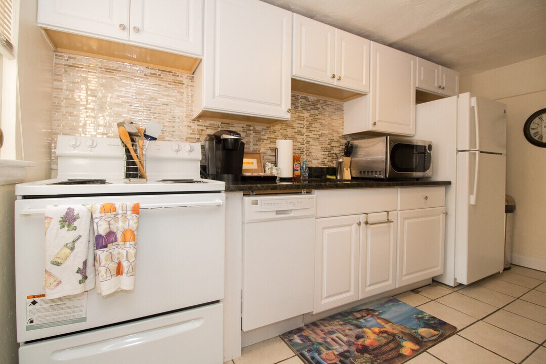 79 Chestnut St, Unit 1B in Brookline, MA - Foto de edificio