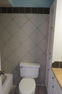105 Normal Park Dr photo'