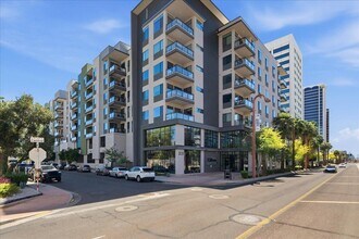 3131 N Central Ave in Phoenix, AZ - Building Photo - Building Photo