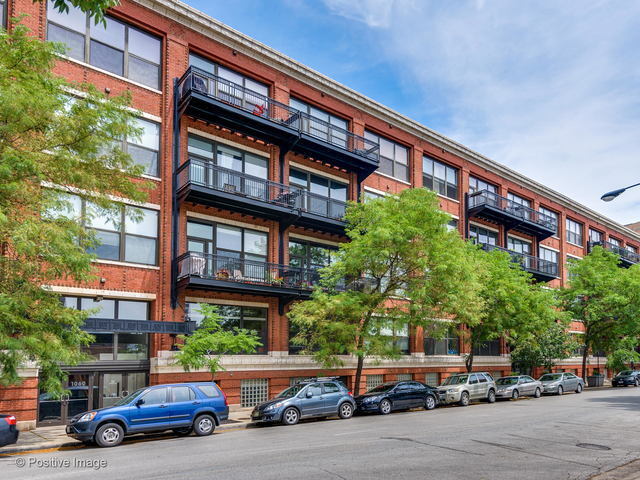 1040 W Adams St, Unit 238 in Chicago, IL - Building Photo - Building Photo