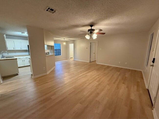 311 E Jeff Davis Ave in Rayne, LA - Building Photo - Building Photo