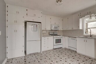 376 SE Glencoe St in Oak Harbor, WA - Building Photo - Building Photo